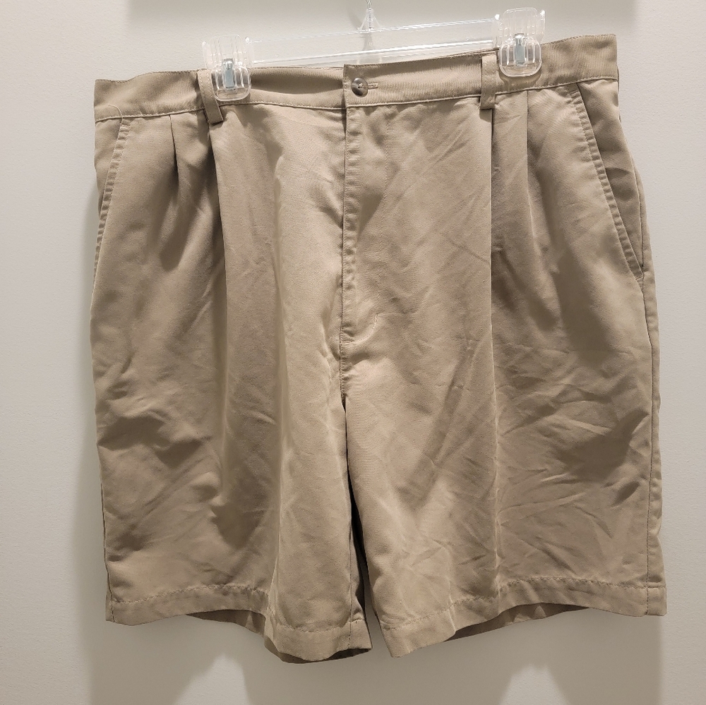 Croft & Borrow Mens Size 38 Khaki Pleated Shorts